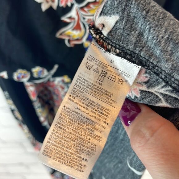 Old Navy Black Floral Off Shoulder Top Size Medium - Picture 7 of 8